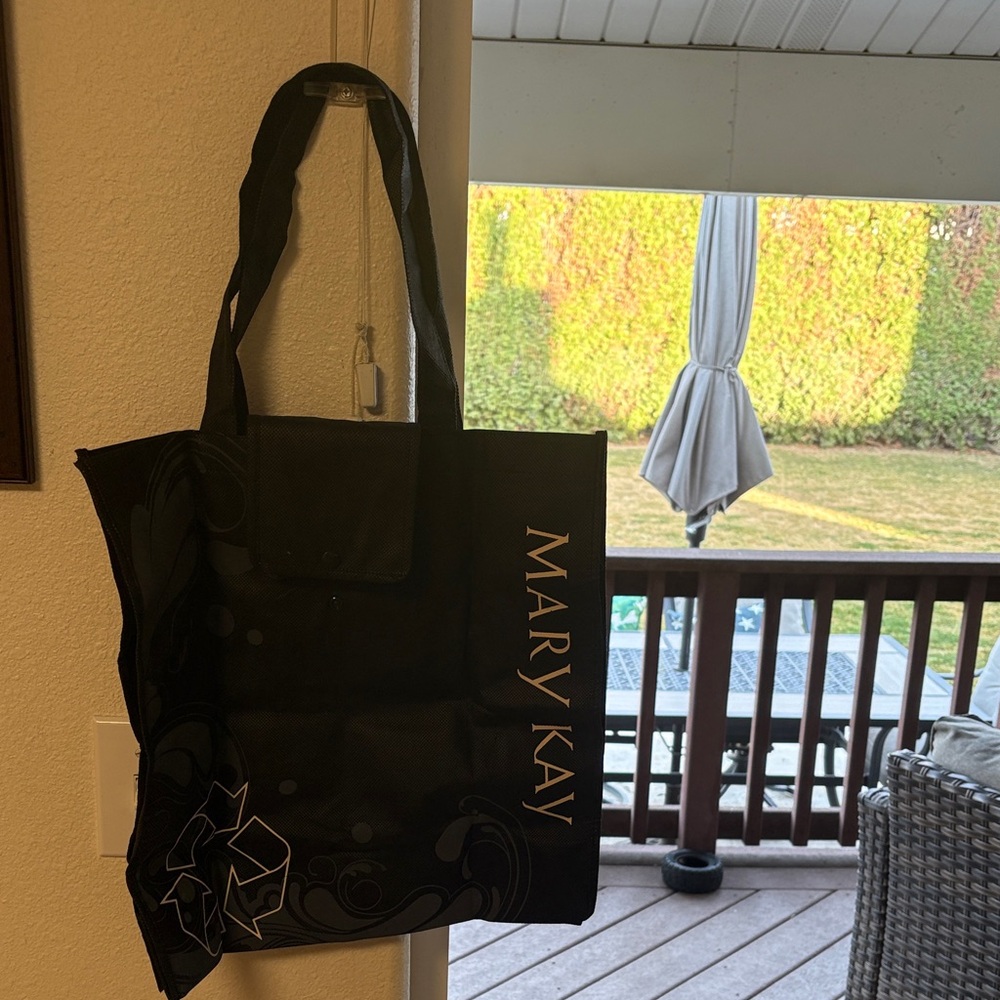 Mary Kay Elegant Black Tote
